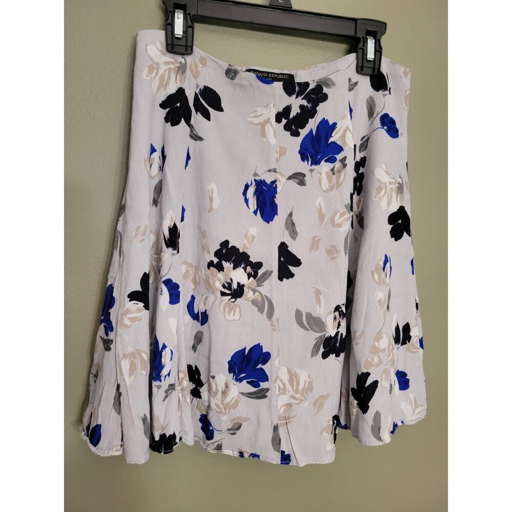 Banana Republic White Floral Midi Skirt with Blue & Black Accents - Picture 4 of 5